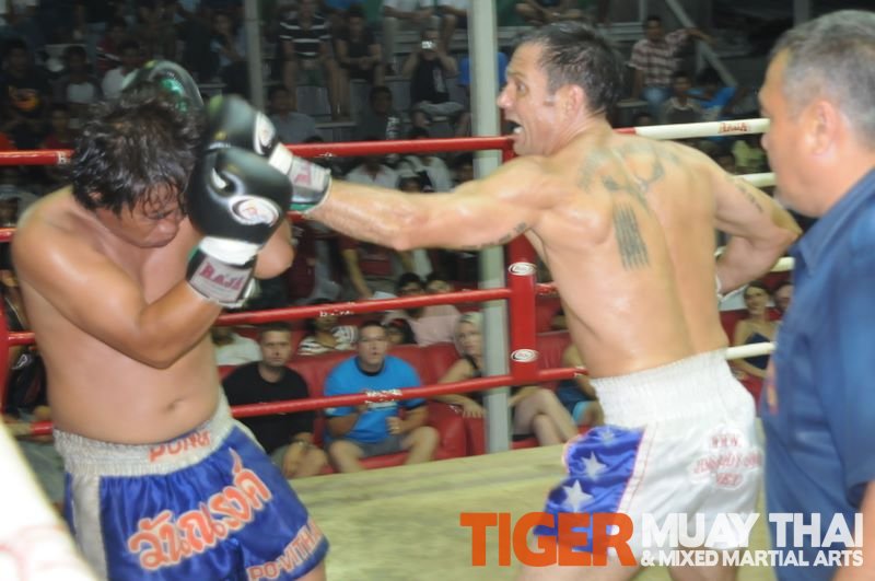 O tabără de box thailandez pentru a slăbi